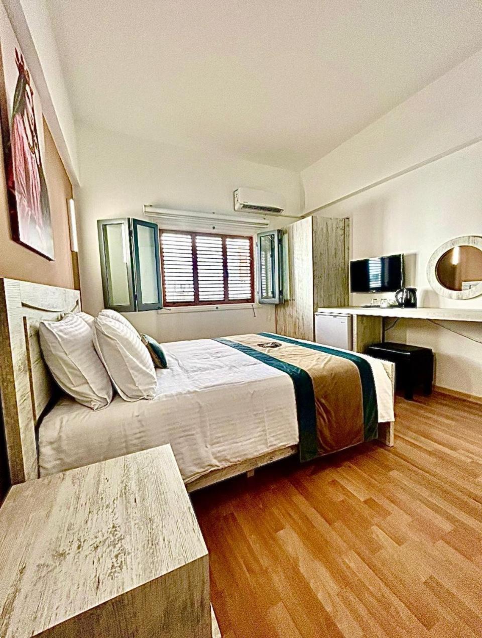 Royal Goddess Guest House, Walled City Фамагуста Экстерьер фото