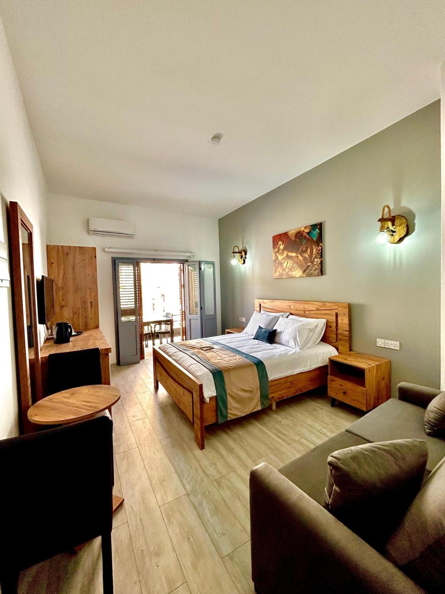 Royal Goddess Guest House, Walled City Фамагуста Экстерьер фото